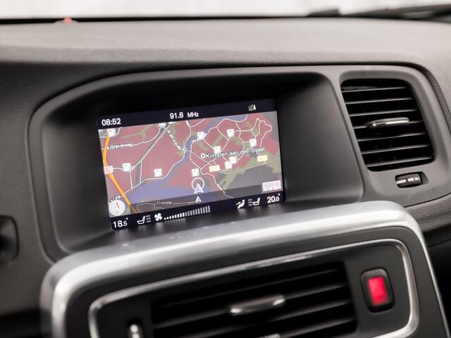 Volvo V60 2.0 T3 Nordic+ 152Pk (SCHUIFDAK, NAVIGATIE, MEMORY SEAT, LEDER, STOELVERWARMING, SPORTSTOELEN, PARKEERSENSOREN, CRUISE, NIEUWSTAAT)