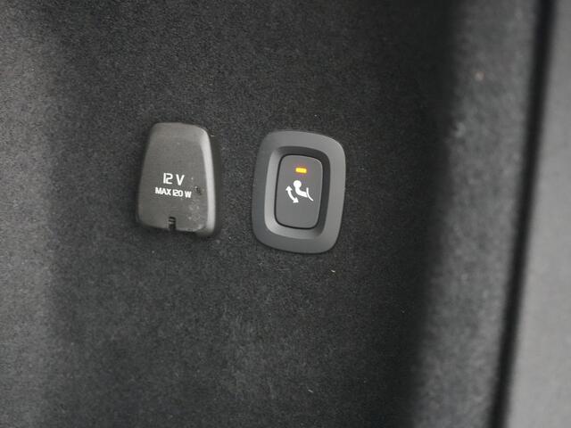 Volvo V60 T6 AWD Plus Bright LONG RANGE PHEV 350pk Dealer O.H. | Trekhaak Af Fabriek | Panodak | Adaptive Cruise | 360 Camera | Lederen Sportstoelen Ventilatie & Memory | Keyless | Blis | Apple Carplay | Stoelen & Stuur Verwarmd | Google Assistent | DAB | Plug In