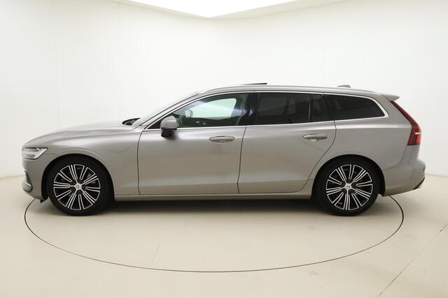 Volvo V60 2.0 T5 250pk Inscription | Apple carplay/Android auto | Trekhaak | HUD | Parkeercamera | Climate control | Stoel/Stuurverwarming | Lederen bekleding | Navigatie | Panoramadak | Cruise control Adaptief |
