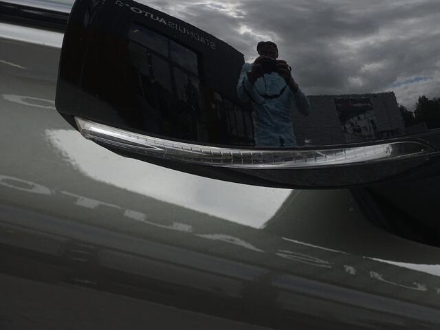 Volvo V60 kombi Inscription Plug-In Hybrid AWD