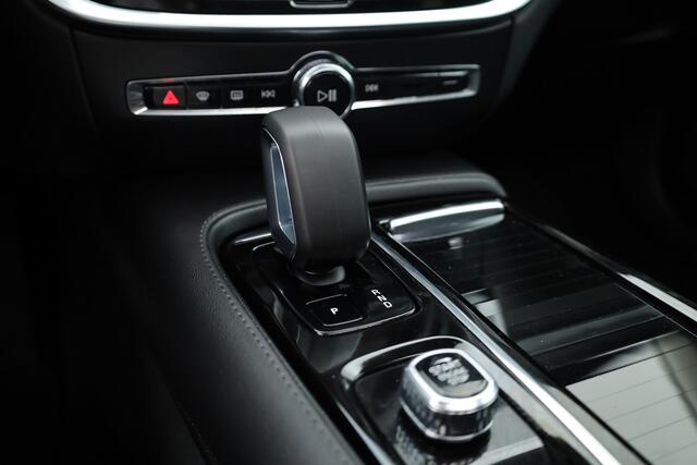 Volvo V60 2.0 T6 Plug-in hybrid AWD Plus Dark | Pano | HUD | Memory Seats | 360cam | 19'' | Leder | Bliss | Pilot Assist | H&K Audio