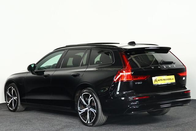 Volvo V60 2.0 T8 Plug-in hybrid AWD Ultimate Dark Panorama / Opendak / Harmankardon / HUD / Pilot assist
