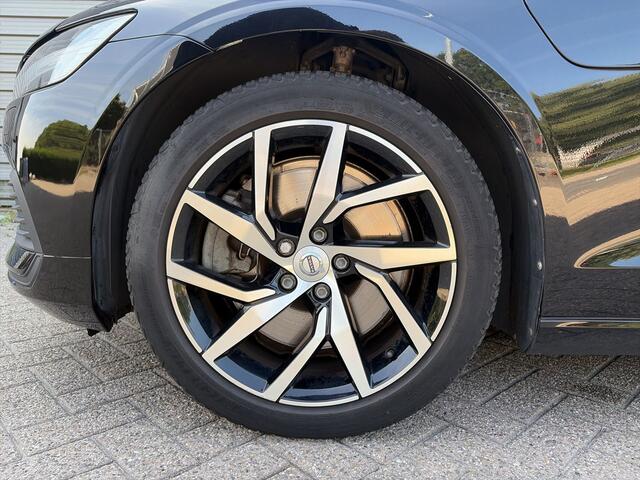 Volvo V60 2.0 T6 Twin Engine AWD Momentum Pro / Blond Leder interieur / 18" Velgen / Stuur & Stoelverwarming /