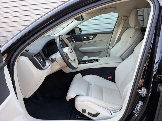 Volvo V60 2.0 T6 Twin Engine AWD Momentum Pro / Blond Leder interieur / 18" Velgen / Stuur & Stoelverwarming /