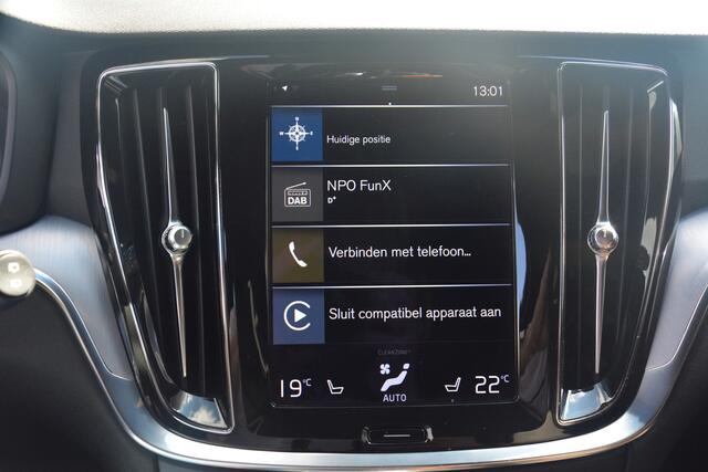Volvo V60 2.0 B3 Business Pro Nederlandse auto dealeronderhouden 166791 NAP virtuele cockpit pdc navigatie sportstoelen leren bekleding stoelverwarming APPLE DAB+