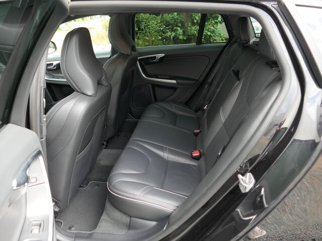 Volvo V60 T4 Business Sport Schuifdak / Standkachel / Leer / Navi / Xenon