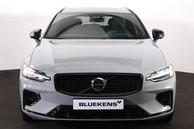 Volvo V60 T6 Recharge AWD Plus Dark Panorama/schuifdak - IntelliSafe Assist & Surround - 360º Camera - Harman/Kardon audio - Verwarmde voorstoelen, stuur & achterbank - Parkeersensoren voor & achter - Elektr. bedienb. voorstoelen met geheugen - Head up display - Ex