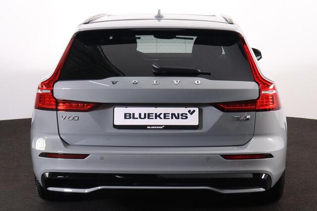 Volvo V60 T6 Recharge AWD Plus Dark Panorama/schuifdak - IntelliSafe Assist & Surround - 360º Camera - Harman/Kardon audio - Verwarmde voorstoelen, stuur & achterbank - Parkeersensoren voor & achter - Elektr. bedienb. voorstoelen met geheugen - Head up display - Ex