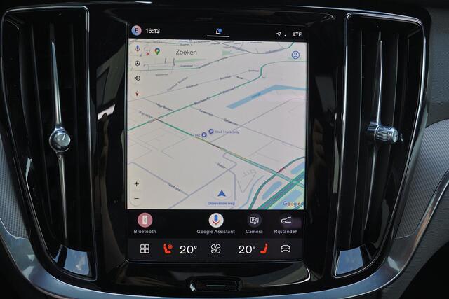 Volvo V60 T6 Recharge AWD Plus Dark Panorama/schuifdak - IntelliSafe Assist & Surround - 360º Camera - Harman/Kardon audio - Verwarmde voorstoelen, stuur & achterbank - Parkeersensoren voor & achter - Elektr. bedienb. voorstoelen met geheugen - Head up display - Ex