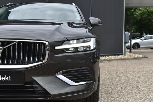 Volvo V60 T6 AWD Recharge Inscription | Panoramisch schuif/-kantel dak | Adaptieve Cruise Control | Stoel-/ Stuurwiel verwarming | Parkeercamera achter | Lederen bekleding | Keyless |