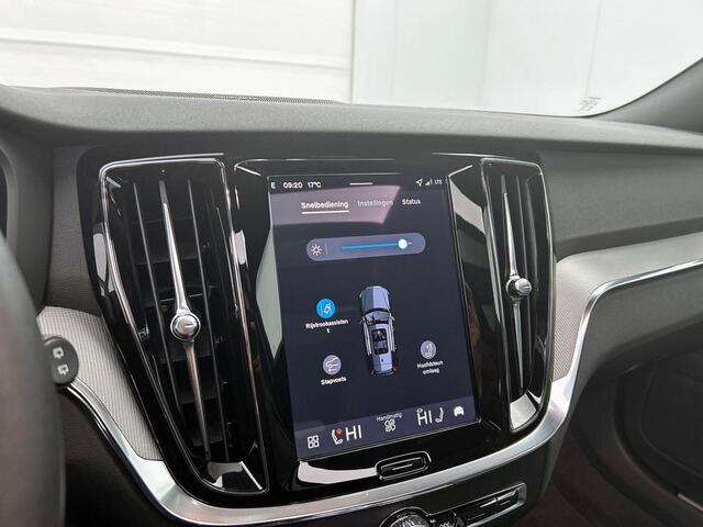 Volvo V60 2.0 T6 Twin AWD Plus Dark | Panorama dak | Demo-Deal | Rijklaar! |