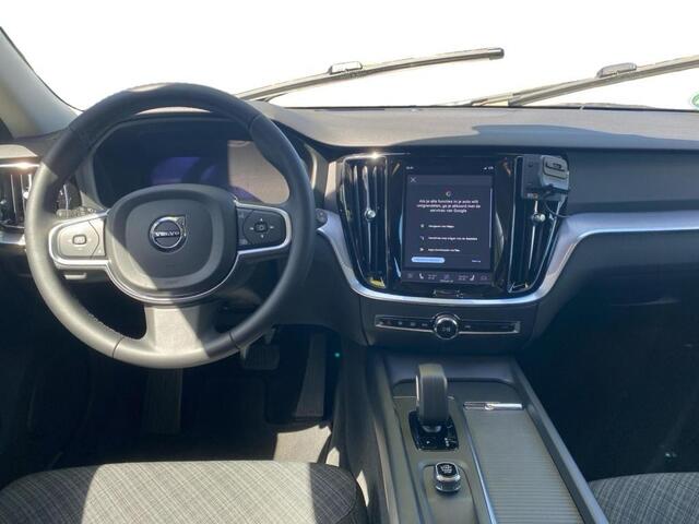 Volvo V60 2.0 B3 Essential | Navigatie | Rijklaar | Volvo Selekt |