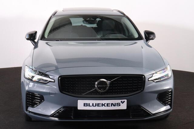 Volvo V60 T6 Recharge AWD Plus Dark - Panorama/schuifdak - IntelliSafe Assist & Surround - 360º Camera - Verwarmde voorstoelen, stuur & achterbank - Parkeersensoren voor & achter - Elektr. bedienb. voorstoelen met geheugen - High Performance audio - Extra getint glas - 18' LMV