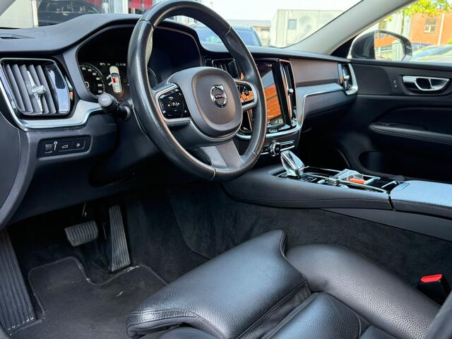 Volvo V60 2.0 T6 Recharge AWD R-Design ELEK. TREKHAAK | LEER | ADAPTIVE CRUISE | STOELVERW. | CAMERA | EXTRA SET WINTERWIELEN + VELG | MEMORY |