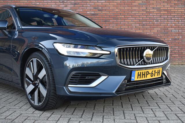 Volvo V60 T6 350PK Plug-in hybrid AWD Essential Bright | Moritz leder | 19 inch | All-season banden | Trekhaak