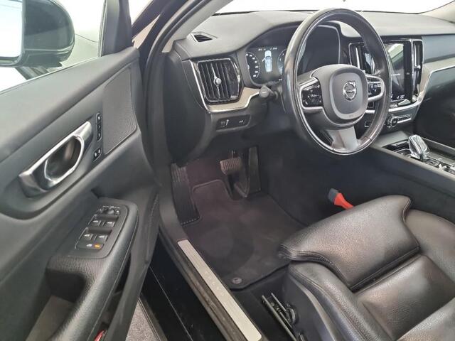 Volvo V60 2.0 B4 Inscription | Trekhaak | Keyless entry/start | Adaptive Cruise | Pilot assist | Power Seat | Memory | Leder | Stoel/stuur verwarming | Apple carplay/android auto |