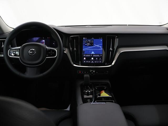 Volvo V60 2.0 T8 Plug-in hybrid AWD Plus Dark | 360 Camera | Harman/Kardon | Ele.stoelen + Geheugen | Stoel/stuurverwarming | Apple CarPlay/Android Auto | Ele.kofferdeksel |