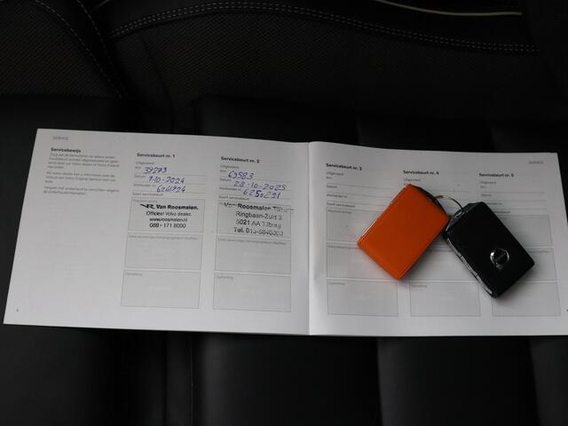 Volvo V60 2.0 T6 Plug-in hybrid AWD Plus Dark Longe Range! | Trekhaak | Pano | Camera | Pilot Assist!