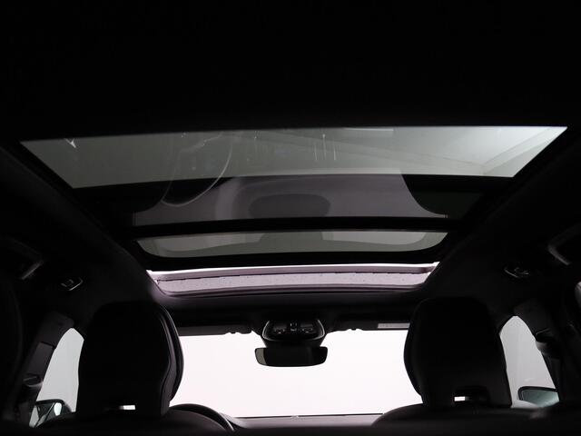 Volvo V60 2.0 T6 Plug-in hybrid AWD Plus Dark Longe Range! | Trekhaak | Pano | Camera | Pilot Assist!
