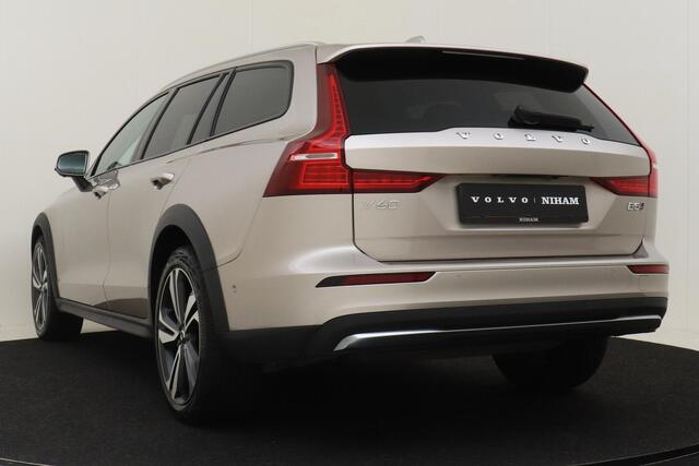 Volvo V60 CROSS COUNTRY B5 AWD ULTIMATE -FULL.OPTIONS!|PANO.DAK|B&W.AUDIO|MASSAGE|STANDKACHEL
