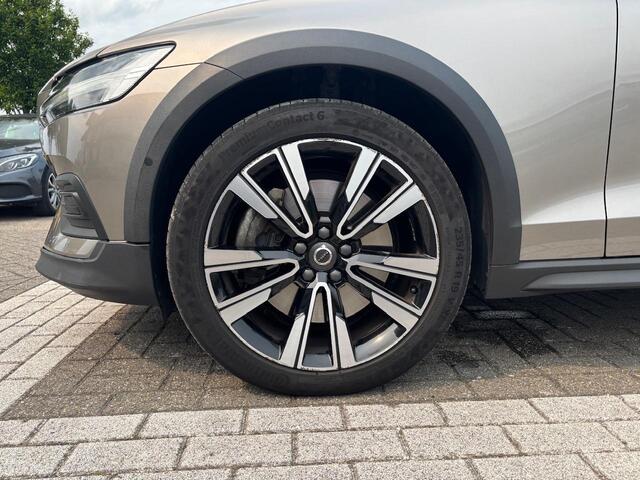 Volvo V60 CROSS COUNTRY 2.0 T5 AWD Pro