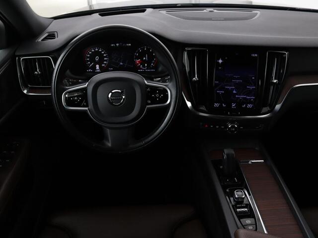 Volvo V60 CROSS COUNTRY 2.0 B5 AWD Pro | Panoramadak | Head-Up | Leder | Stoelverwarming | Trekhaak | Adaptive cruise | Carplay | Navigatie | Keyless | Harman/Kardon