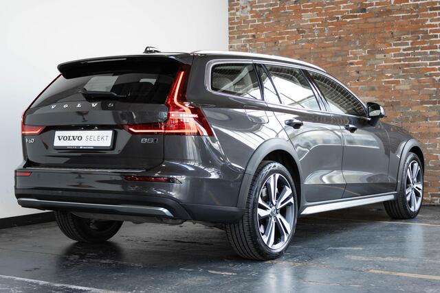 Volvo V60 CROSS COUNTRY B5 AWD Plus | Adaptive cruise control | Blond lederen bekleding | 360° Parkeercamera | BLIS | Parkeerverwarming | Harman Kardon premium audio | Stoel en stuurwiel verwarming | Parkeersensoren voor + achter | Panoramadak