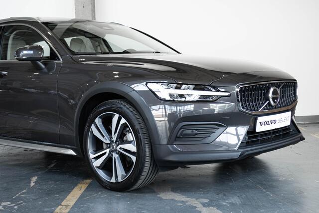 Volvo V60 CROSS COUNTRY B5 AWD Plus | Adaptive cruise control | Blond lederen bekleding | 360° Parkeercamera | BLIS | Parkeerverwarming | Harman Kardon premium audio | Stoel en stuurwiel verwarming | Parkeersensoren voor + achter | Panoramadak