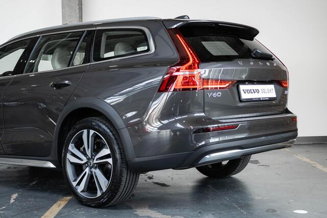 Volvo V60 CROSS COUNTRY B5 AWD Plus | Adaptive cruise control | Blond lederen bekleding | 360° Parkeercamera | BLIS | Parkeerverwarming | Harman Kardon premium audio | Stoel en stuurwiel verwarming | Parkeersensoren voor + achter | Panoramadak