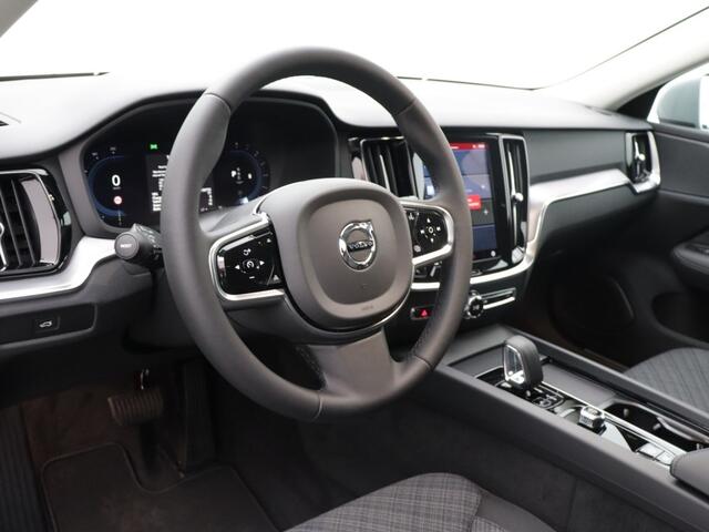 Volvo V60 CROSS COUNTRY 2.0 B5 AWD Core