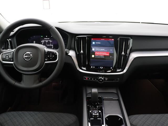 Volvo V60 CROSS COUNTRY 2.0 B5 AWD Core
