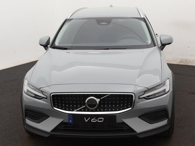 Volvo V60 CROSS COUNTRY 2.0 B5 AWD Core