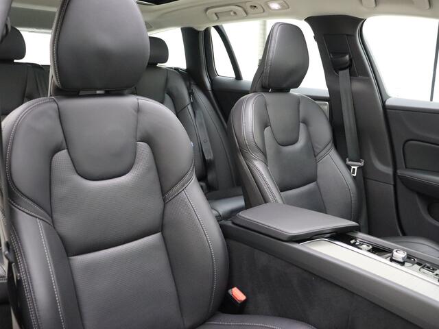 Volvo V60 CROSS COUNTRY B5 265pk AWD Ultimate / Bowers&Wilkins / Massage / Dubbel glas / Head-Up / 20'' / 360 Camera / Full-LED / Panoramadak / Keyless / El. Trekhaak / BLIS / ACC /