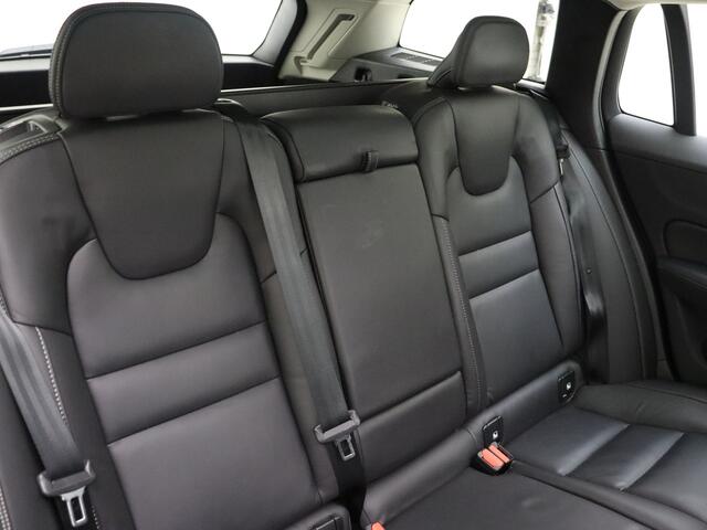 Volvo V60 CROSS COUNTRY B5 265pk AWD Ultimate / Bowers&Wilkins / Massage / Dubbel glas / Head-Up / 20'' / 360 Camera / Full-LED / Panoramadak / Keyless / El. Trekhaak / BLIS / ACC /