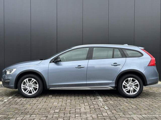 Volvo V60 CROSS COUNTRY 2.0 T5 Nordic+ Standkachel, stoel en voorruitverwarming. park assist camera, Volvo on call, xenon verlichting