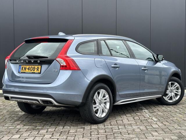 Volvo V60 CROSS COUNTRY 2.0 T5 Nordic+ Standkachel, stoel en voorruitverwarming. park assist camera, Volvo on call, xenon verlichting