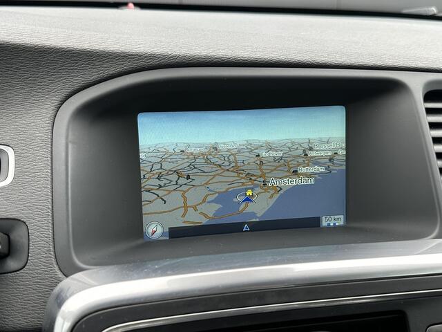 Volvo V60 CROSS COUNTRY 2.0 T5 Nordic+ Standkachel, stoel en voorruitverwarming. park assist camera, Volvo on call, xenon verlichting