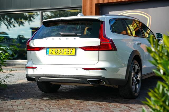 Volvo V60 CROSS COUNTRY 2.0 B5 AWD Pro Adaptieve Cruise Keyless Memory 18''LM