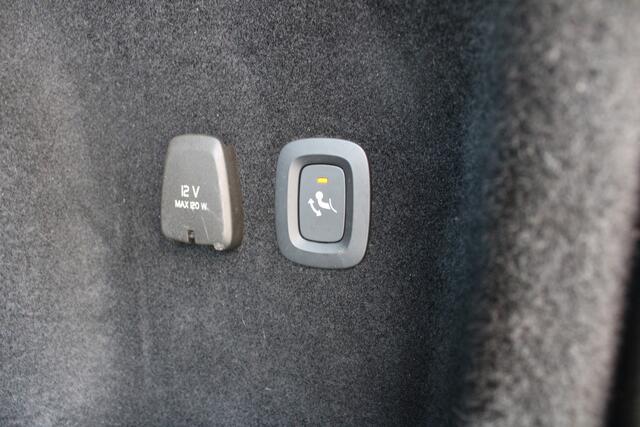 Volvo V60 CROSS COUNTRY B5 Automaat AWD Pro | Massagestoelen | Head-Up | Schuif/kanteldak | Camera | Trekhaak | Adapt. Cruise