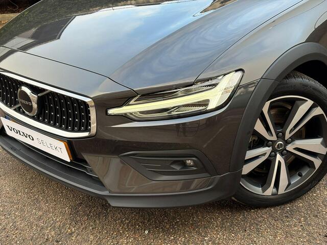 Volvo V60 CROSS COUNTRY B5 AWD Ultimate | Panoramadak | Harman Kardon | Nappaleder met stoelventilatie |