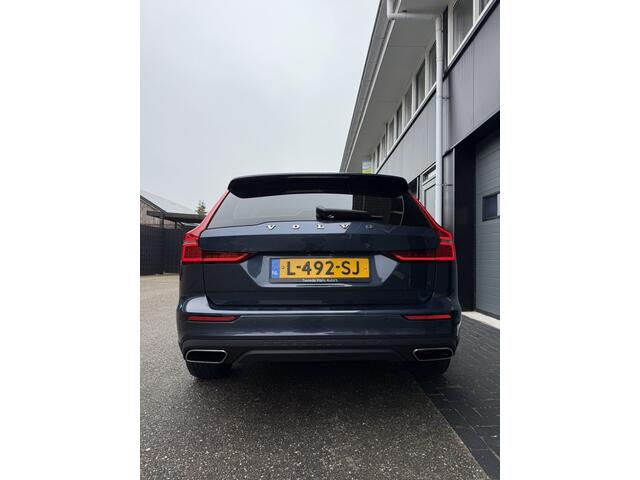 Volvo V60 CROSS COUNTRY 2.0 B5 AWD Pro