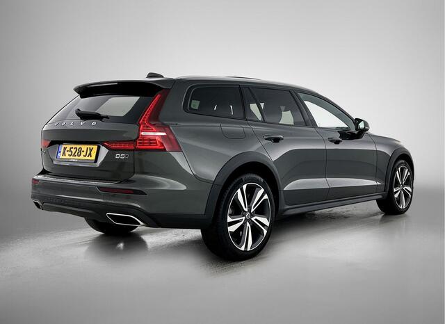Volvo V60 CROSS COUNTRY 2.0 B5 AWD Ultimate | Dealeronderhouden | Panoramadak |