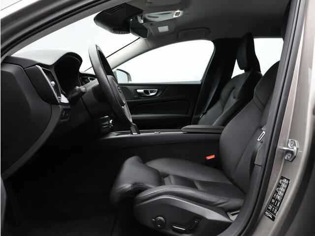 Volvo V60 CROSS COUNTRY 2.0 B5 AWD Pro / Trekhaak / Lederen Bekleding / Elektrisch Verst. Stoelen / Stoel+Stuurverwarming / Adaptive Cruise / BLIS / Keyless /