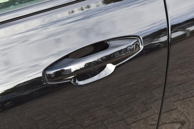 Volvo V60 CROSS COUNTRY B5 265PK Automaat AWD Pro | Trekhaak | ACC | Blis | Camera | Styling kit | 20"LMV