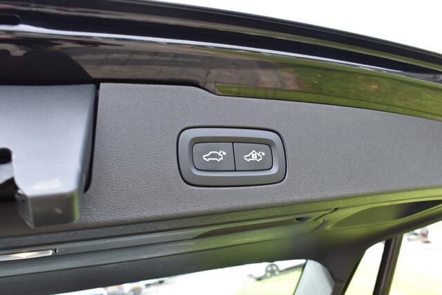 Volvo V60 CROSS COUNTRY B5 265PK Automaat AWD Pro | Trekhaak | ACC | Blis | Camera | Styling kit | 20"LMV