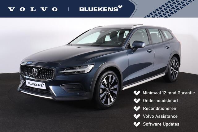 Volvo V60 CROSS COUNTRY B5 AWD Plus - Panorama/schuifdak - IntelliSafe Assist & Surround - Parkeercamera achter - Verwarmde voorstoelen, stuur & achterbank - Parkeersensoren voor & achter - Elektr. bedienb. voorstoelen met geheugen - Draadloze tel. lader - Elektr. inklapbare tre