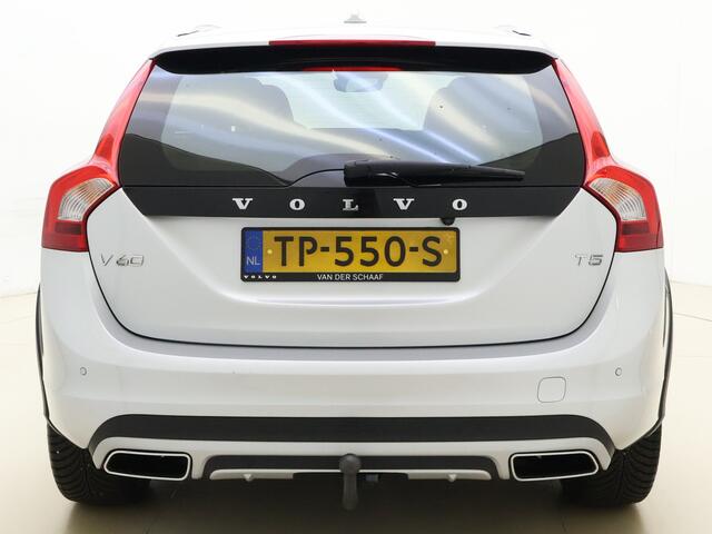 Volvo V60 CROSS COUNTRY T5 245pk Automaat Polar+ / 19'' Bor / Schuif-/kanteldak / El. Stoelen / Dubbel glas / Afn. Trekhaak / Kinderzitjes / H&K Audio / Keyless / Stoel + stuurw. verwarming / PDC + CAM / ACC / BLIS /