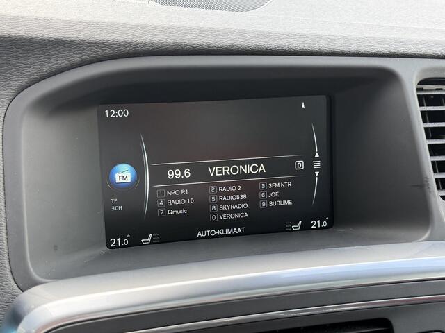 Volvo V60 CROSS COUNTRY 2.0 D4 Summum Intellisafe Leder Schuifdak Trekhaak afneembaar Adaptive Blis