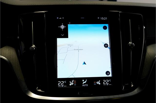 Volvo V60 CROSS COUNTRY 2.0 B5 AWD 185kW/250pk Aut8 Ultimate BOWERS&WILKINS + PANORAMADAK + ADAPT.CRUISE + HEAD-UP + STOELMASSAGE + EL.TREKHAAK + STOELVERWARMING&-KOELING + 360 CAMERA + BLIS + KEYLESS ENTRY&GO + LANE ASSIST + PARKSENSOREN V&A + 19" LM-VELGEN!!