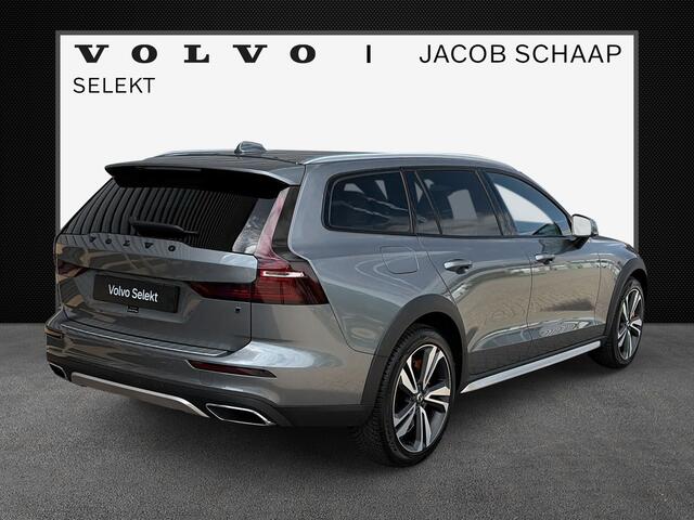 Volvo V60 CROSS COUNTRY B5 AWD / 19" Velgen / Stoel massage / Stoel ventilatie + verwarming / Black pack /